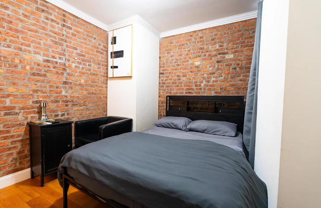 Modern Apartment By Central Park - 3 Br-1